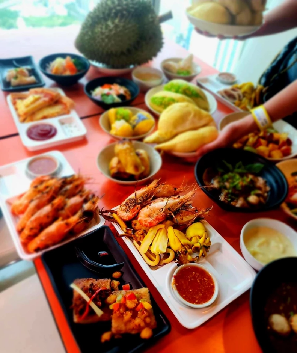 เริ่มแล้ว! บุฟเฟ่ต์ทุเรียนใบหยก 2568 ฉ่ำๆ ทุเรียน ปะทะซีฟู้ด อิ่มจุกๆราคาสุดคุ้ม