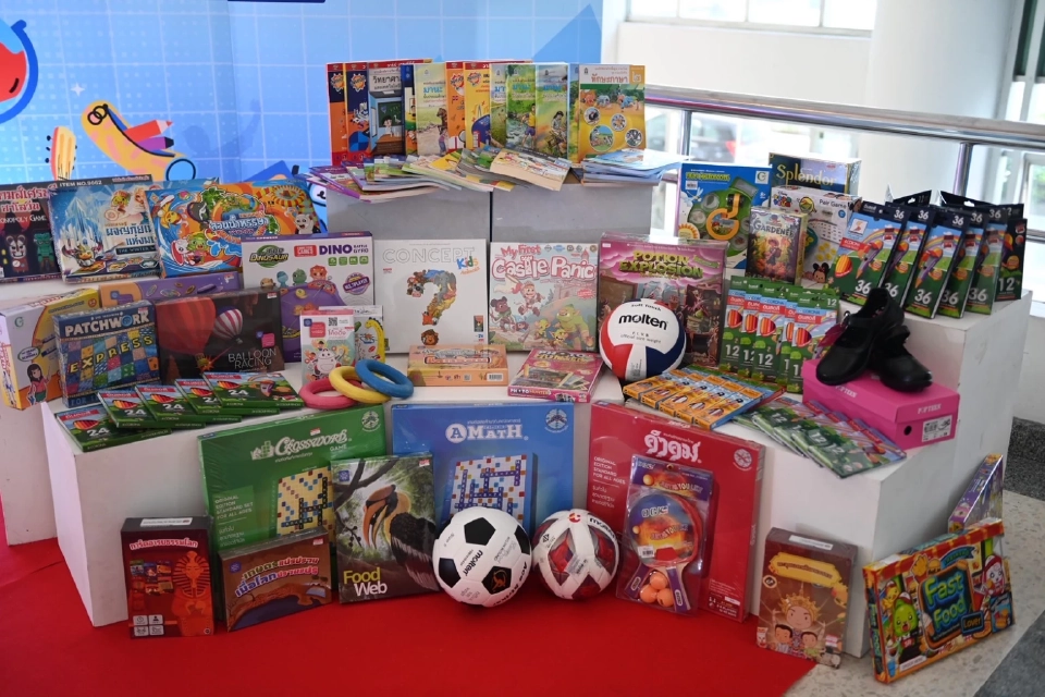 รับเปิดเทอม "พาณิชย์" คิกออฟ ลดราคาสินค้า 74% กระตุ้นเศรษฐกิจ 900 ล้าน