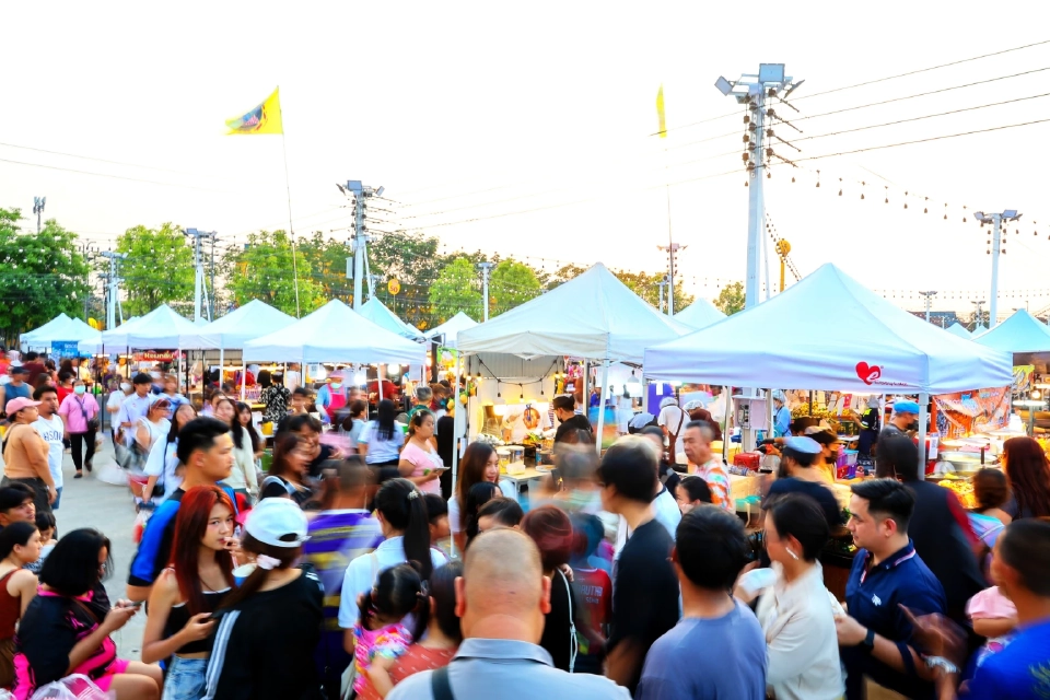 เปิดแล้ว! "เซฟวัน โก ศรีสมาน" ตลาดนัดติดห้าง 10 ไร่ พลิกโฉมค้าปลีก