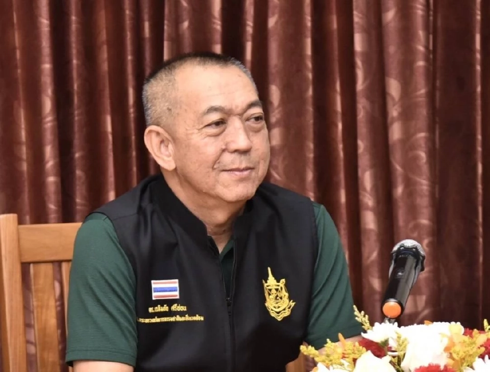  ดร.เฉลิมชัย ศรีอ่อน 