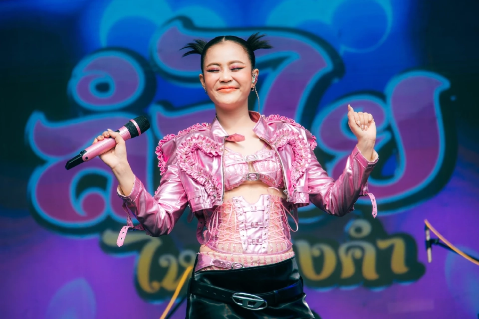 ประมวลภาพคอนเสิร์ต "ฝั่งธนเฟส 3" สุดปัง จัดเต็ม 2 วัน 20 ศิลปินดัง 2 สไตล์