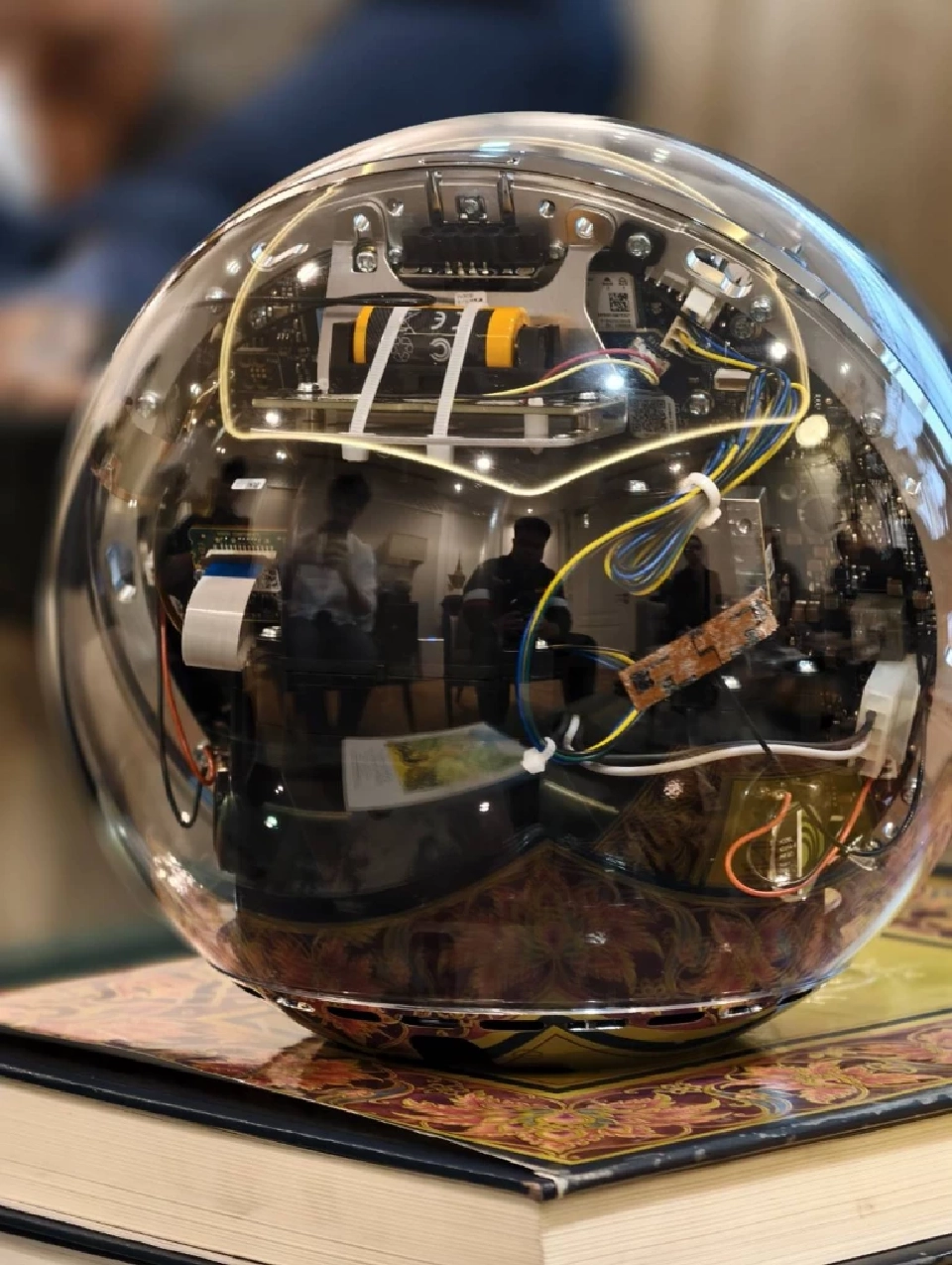 เจาะลึก "Orb" อุปกรณ์สแกนม่านตายืนยันตัวตน แยกมนุษย์ออกจากบอท