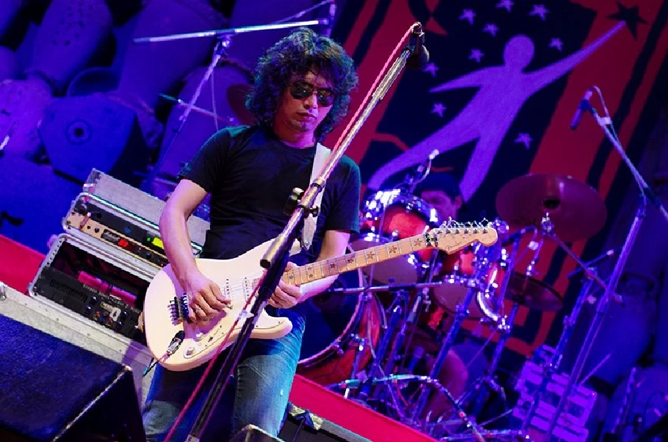 “เสก โลโซ” ร็อกเกอร์ชื่อดังเมืองไทย : ภาพจาก เฟซบุ๊ก SEK LOSO 