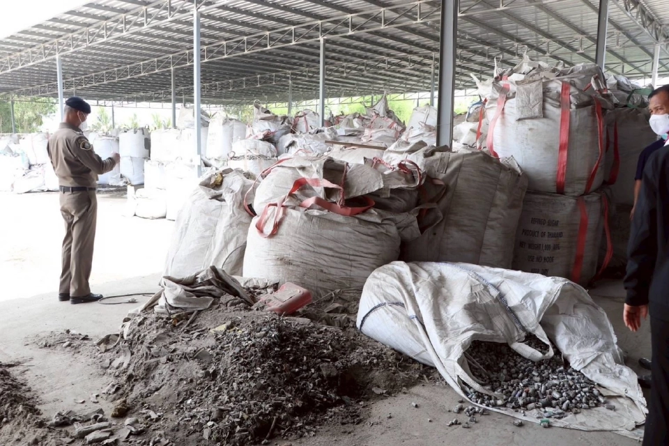 ทลายโรงงานศูนย์เหรียญ ฟรีโซน นำเข้าอลูมิเนียมปนเปื้อน 1,600 ตัน