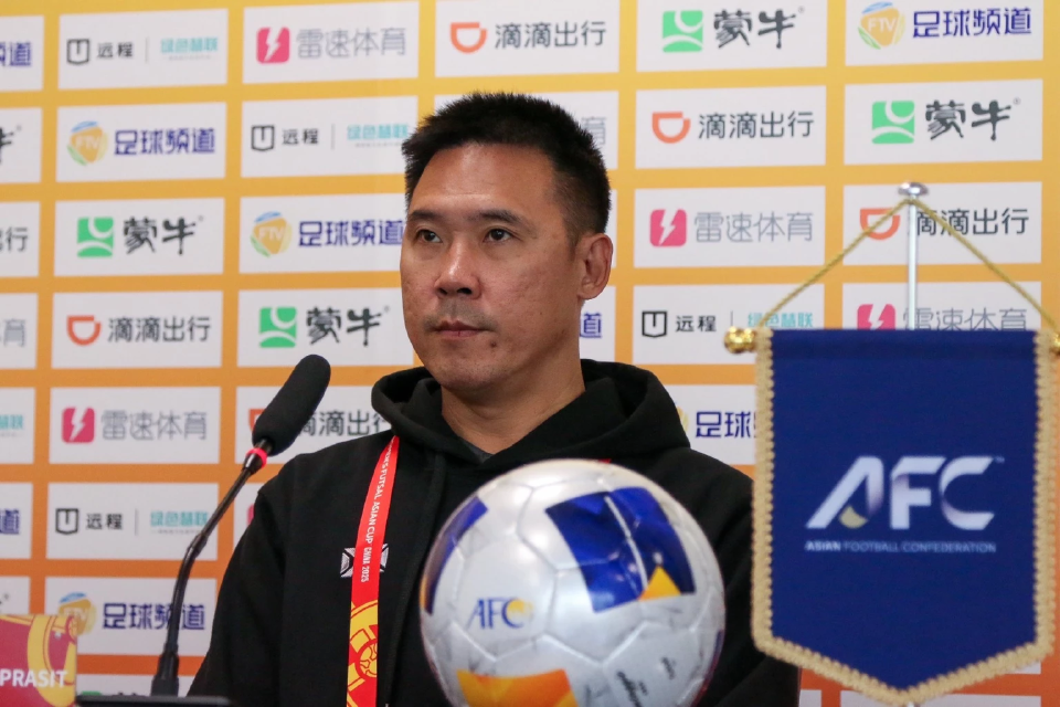 “โค้ชโอ” ธนาธร สันทนาประสิทธิ์ หัวหน้าผู้ฝึกสอนฟุตซอลหญิงทีมชาติไทย