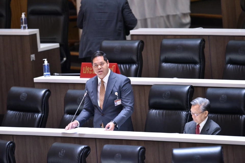 สรรเพชญ บุญญามณี