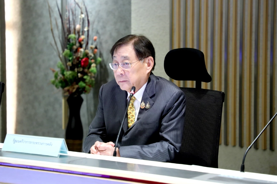 นายพิชัย ชุณหวชิร รองนายกรัฐมนตรี และรัฐมนตรีว่าการกระทรวงการคลัง 