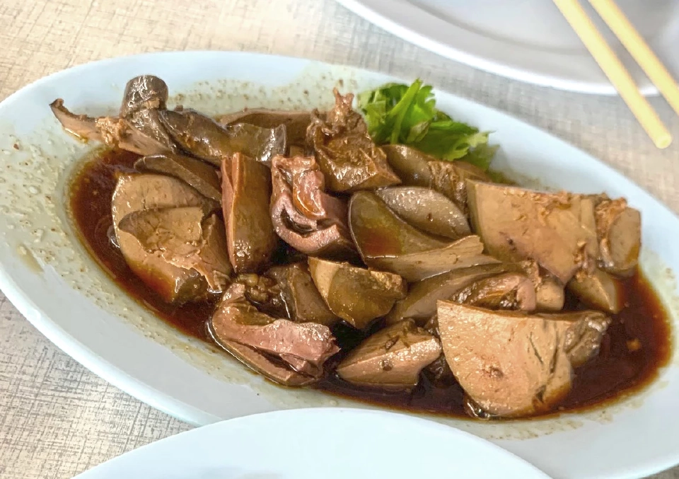 หมูย่างผู้ใหญ่มุ่ย VS ห่านพะโล้ฮ่องเต้ สนามบินน้ำ