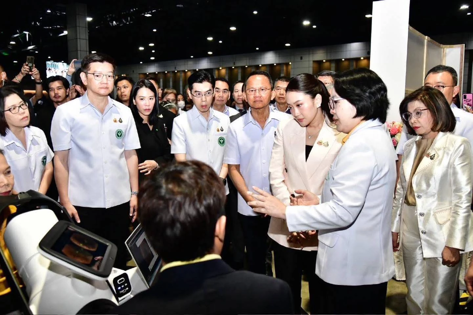 ปลื้ม ผลสำรวจ \"30 บาทรักษาทุกที่\" ประชาชนพึงพอใจสูงสุด