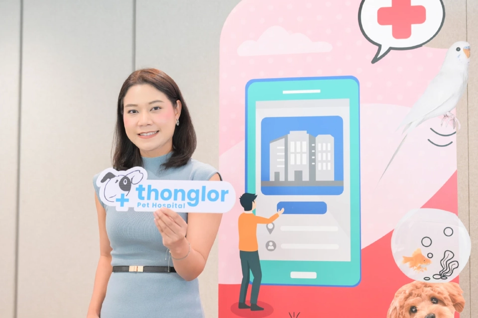 สพ.ญ. นวพร ชวนปรีชา ผู้อำนวยการฝ่ายการตลาดและลูกค้าสัมพันธ์ โรงพยาบาลสัตว์ทองหล่อ