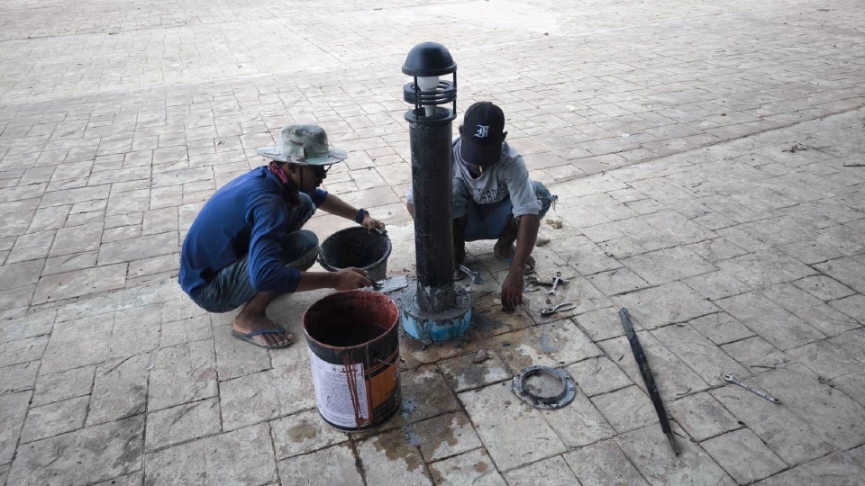 เร่งก่อสร้าง