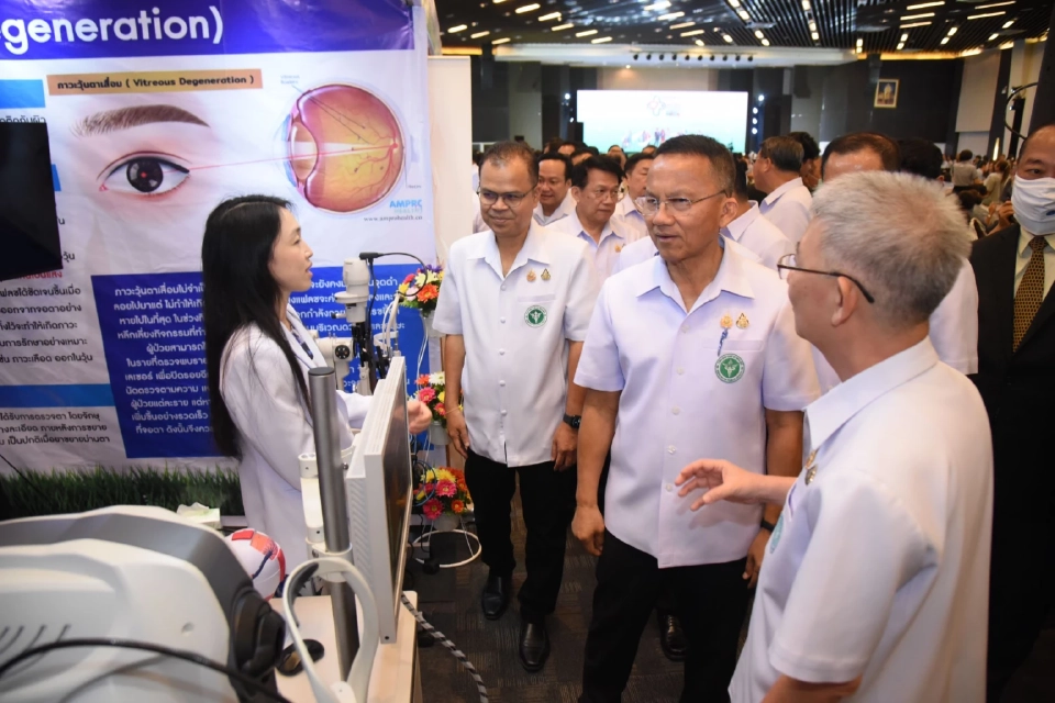 'สมศักดิ์' ลุย สมุทรปราการ จัด 12 คลินิกบริการสุขภาพครบทุกช่วงวัย