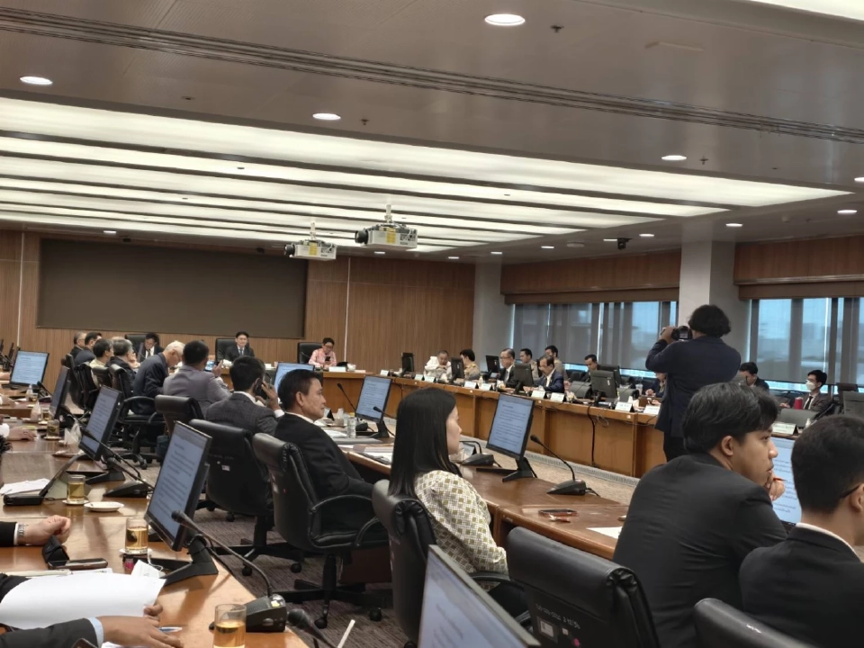 กางข้อมูลวิชาการ "ผลกระทบสถานบันเทิงครบวงจร" แจงกมธ.สว.