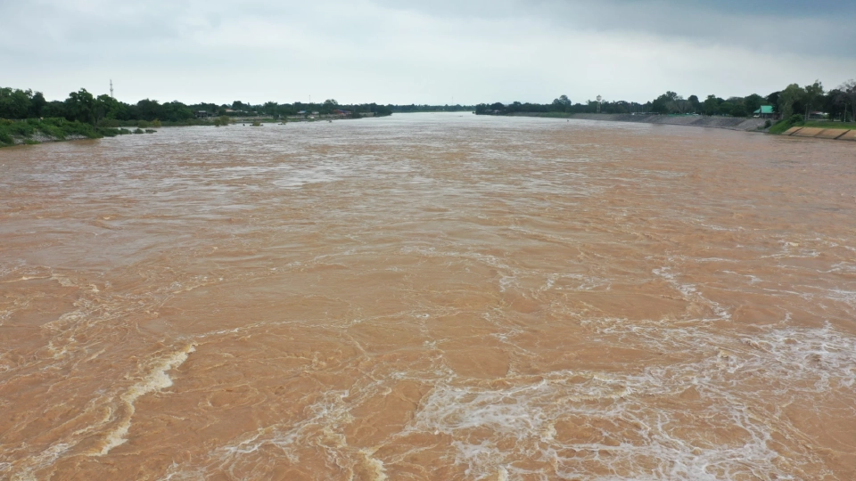 กรมชลฯ แจ้งผู้ว่าฯ 11 จว. เตรียมพร้อมรับมือสถานการณ์ น้ำเหนือทะลัก