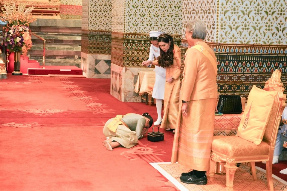 "ในหลวง - พระราชินี" เสด็จฯในการพระราชพิธีฉัตรมงคลปี 2568