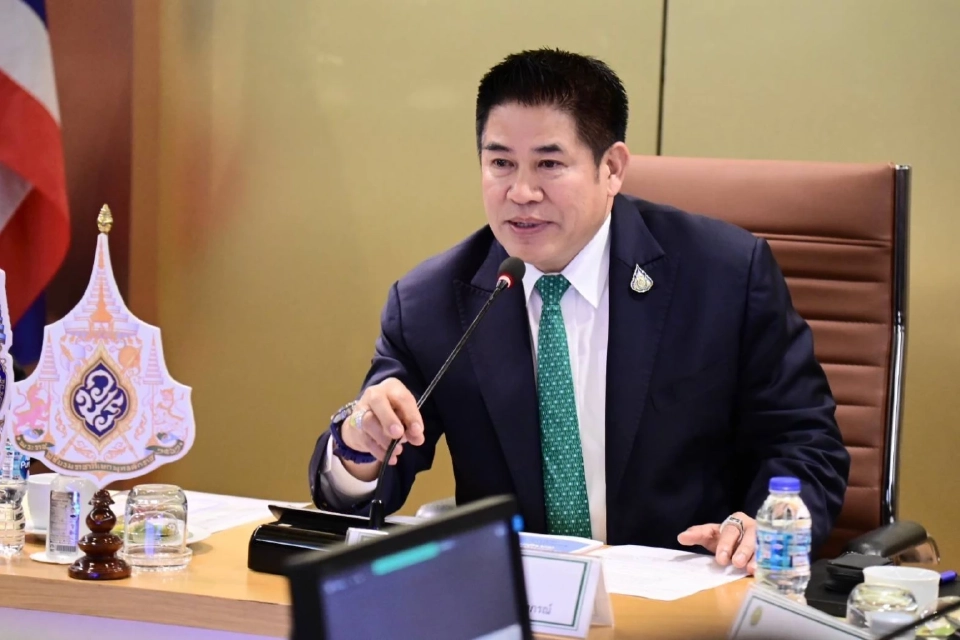 ร้อยเอกธรรมนัส พรหมเผ่า 