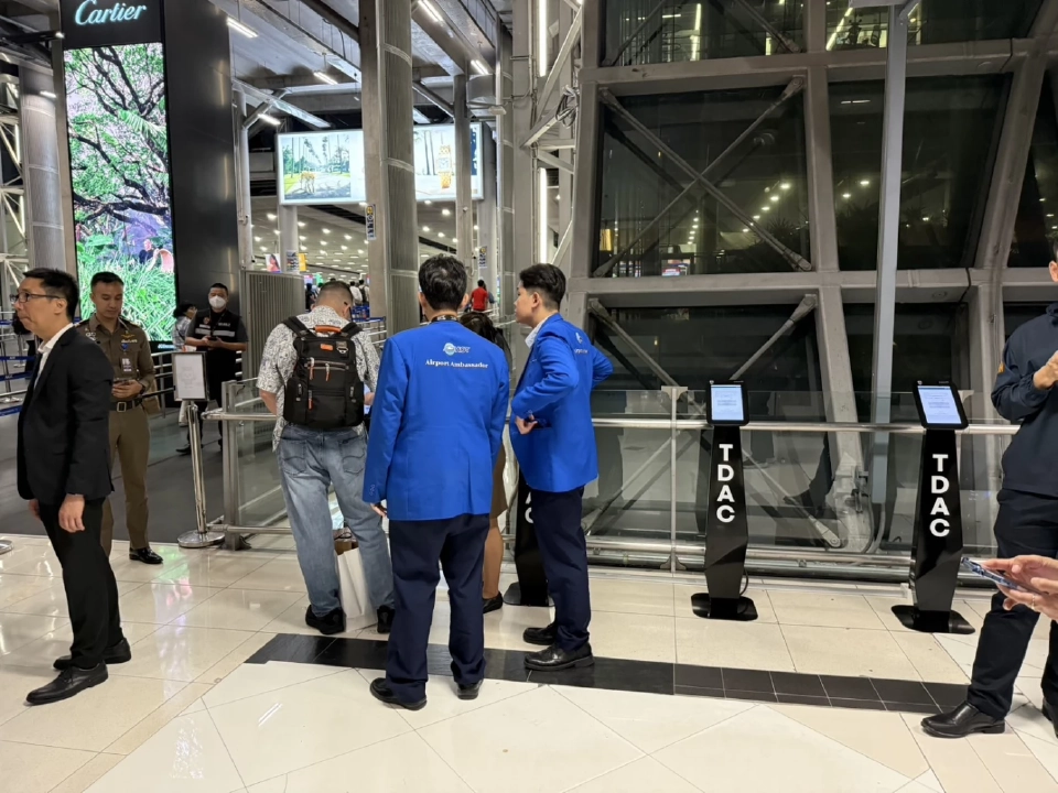 เริ่มวันนี้! ต่างชาติเดินทางเข้าไทยต้องลงทะเบียนบัตร ตม.6 ออนไลน์