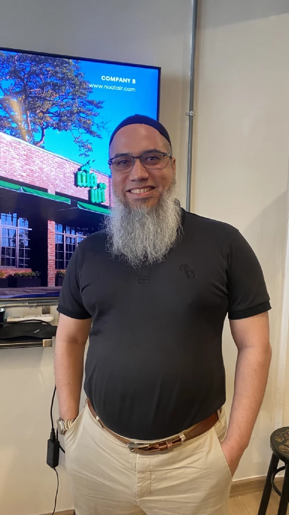 นายวีรชน ศรัทธายิ่ง