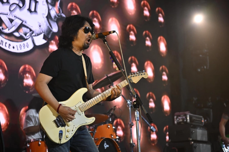 “เสก โลโซ” ร็อกเกอร์ชื่อดังเมืองไทย : ภาพจาก เฟซบุ๊ก SEK LOSO 