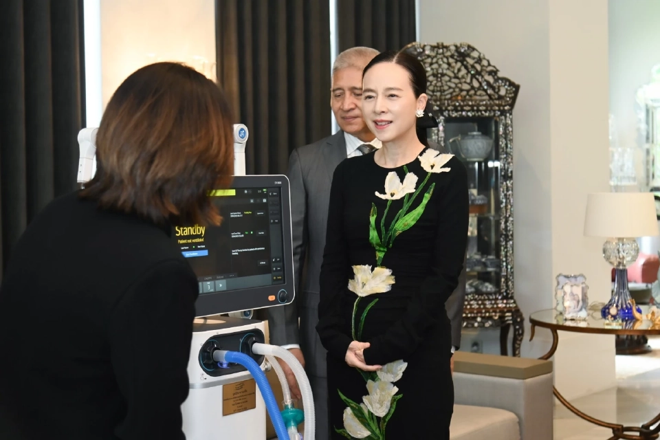 \'มูลนิธิมาดามแป้ง\' ส่งมอบอุปกรณ์ทางการแพทย์เพื่อผู้ป่วยชายแดนใต้