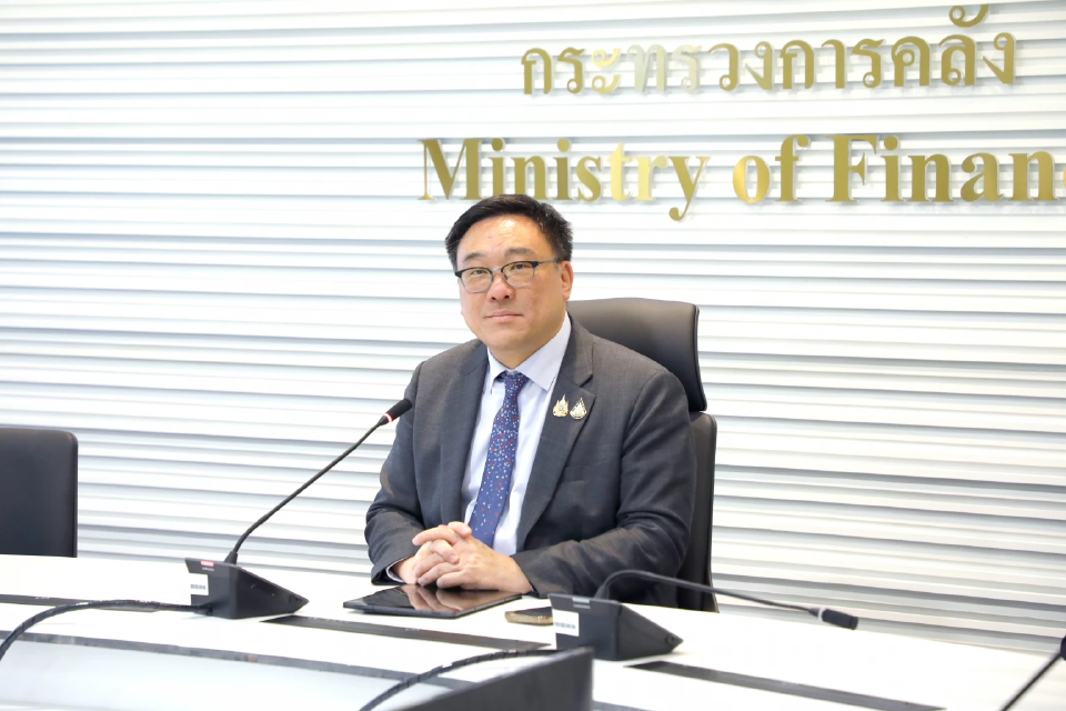 นายจุลพันธ์ อมรวิวัฒน์ รัฐมนตรีช่วยว่าการกระทรวงการคลัง