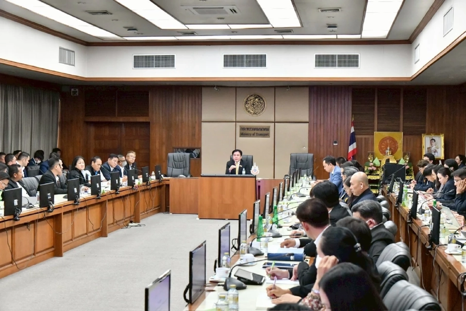 “คมนาคม” เปิด 4 ข้อสรุป สางปัญหาแท็กซี่-แกร็บ สนามบินสุวรรณภูมิ