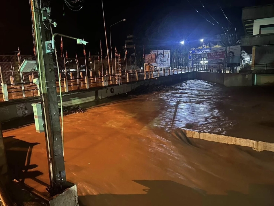 ทบ.ระดมกำลังเข้าช่วยเหลือผู้ประสบอุทกภัยในพื้นที่ อ.แม่สาย