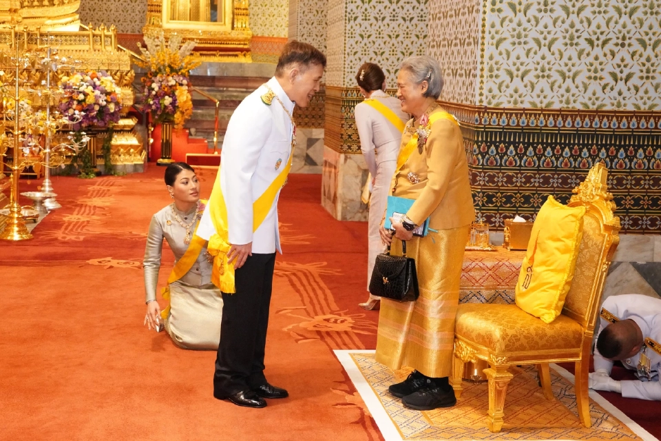 "ในหลวง - พระราชินี" เสด็จฯในการพระราชพิธีฉัตรมงคลปี 2568