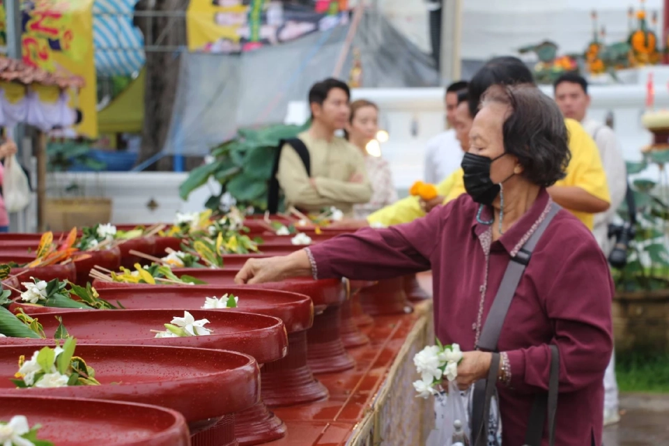 งานประเพณีใส่ขันดอกบูชาเสาอินทขีลหรือเสาหลักเมืองเชียงใหม่ ประจำปี 2568 ณ วัดเจดีย์หลวงวรวิหาร 
