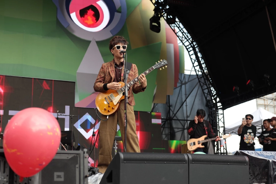 ประมวลภาพคอนเสิร์ต "ฝั่งธนเฟส 3" สุดปัง จัดเต็ม 2 วัน 20 ศิลปินดัง 2 สไตล์