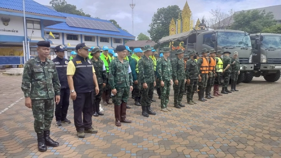 ทบ.ระดมกำลังเข้าช่วยเหลือผู้ประสบอุทกภัยในพื้นที่ อ.แม่สาย