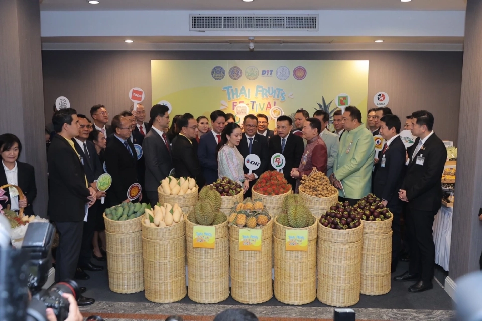 “นายกฯ-นฤมล”พบผู้ประกอบการรับซื้อผลไม้ ย้ำคุมสินค้ามีมาตรฐาน