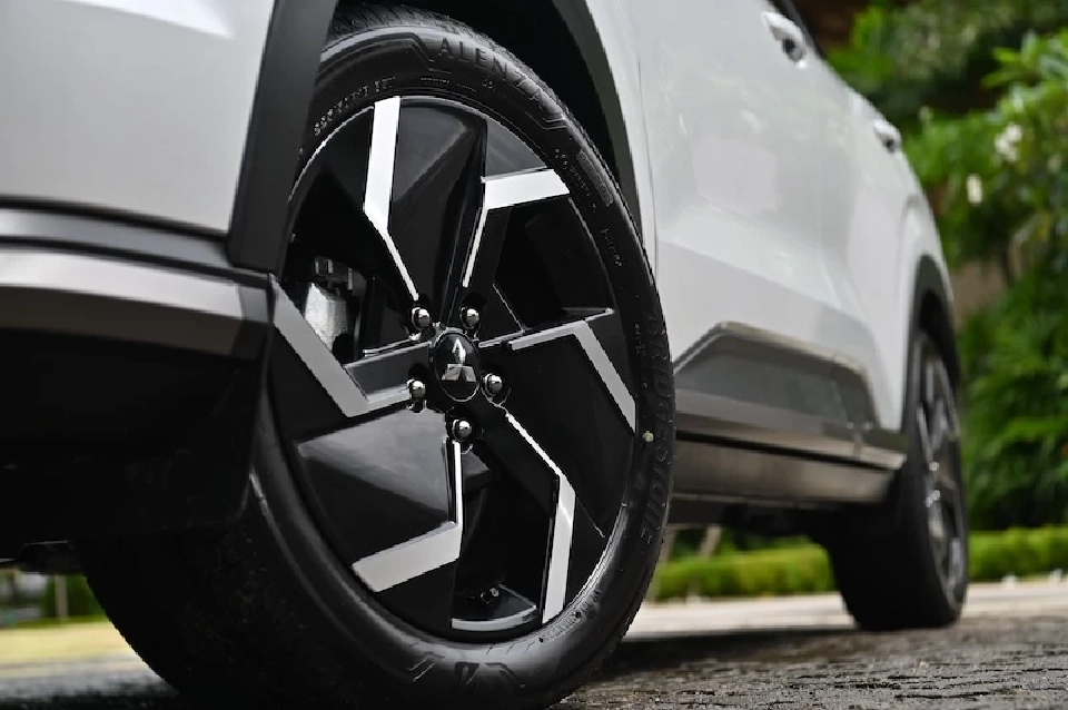 รีวิว Mitsubishi Xforce HEV