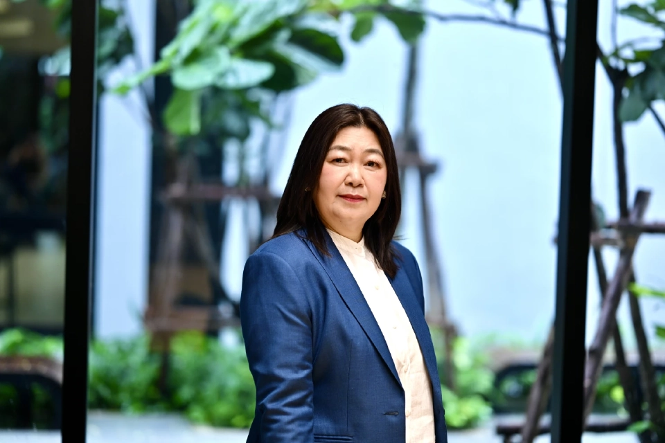 นฤมล อาภรณ์ธนกุล