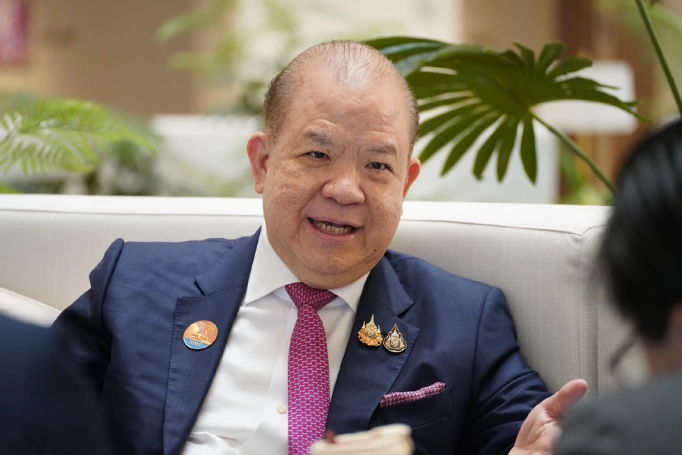 นายพิชัย นริพทะพันธุ์ รัฐมนตรีว่าการกระทรวงพาณิชย์