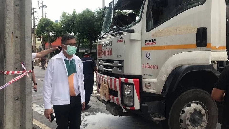 รถน้ำมันคว่ำราษฎร์บูรณะ ตรวจไอระเหยสารอินทรีย์ฯ ไม่เกินมาตรฐาน