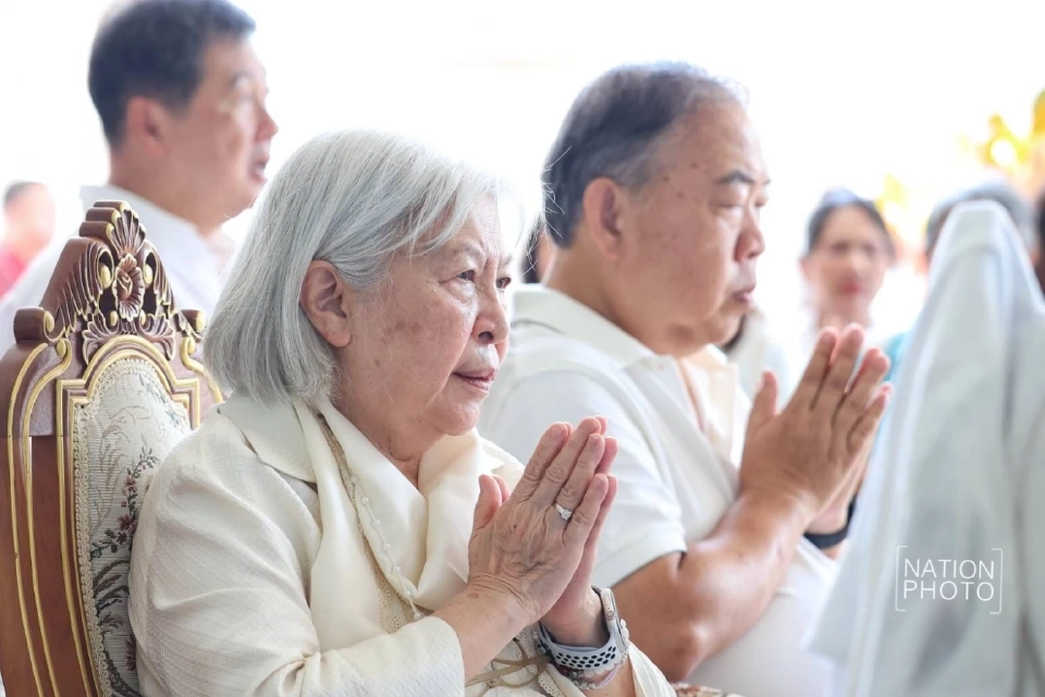 ผู้บริหารเครือเนชั่นทำบุญถวายผ้าป่าสามัคคี-มอบทุนการศึกษา