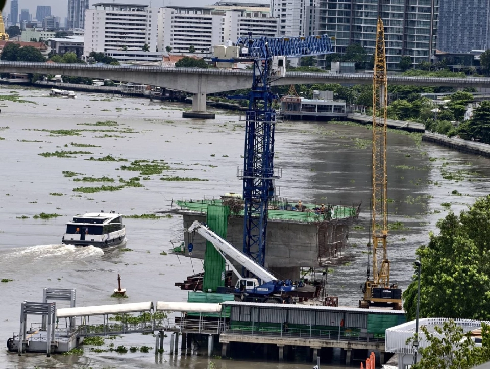 สะพานเกียกกายอยู่ระหว่างก่อสร้าง