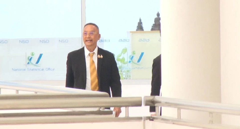 สว.พาเหรดรับข้อหาฮั้วเลือกตั้ง วันที่ 2 หลบสื่อ ปิดปากเงียบ