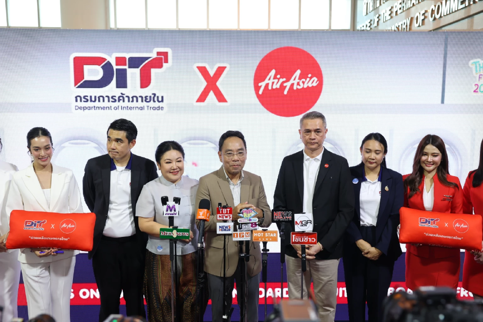 พาณิชย์ ดึงแอร์เอเชียซื้อผลไม้ 1 พันตัน เสิร์ฟเมนูผลไม้บนเครื่อง เริ่ม ก.ค.นี้
