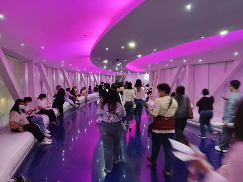 วันหยุดยาวคึกคัก! คนแห่ใช้ระบบรางรถไฟฟ้าสีชมพูทะลุ 1.2 ล้านเที่ยว