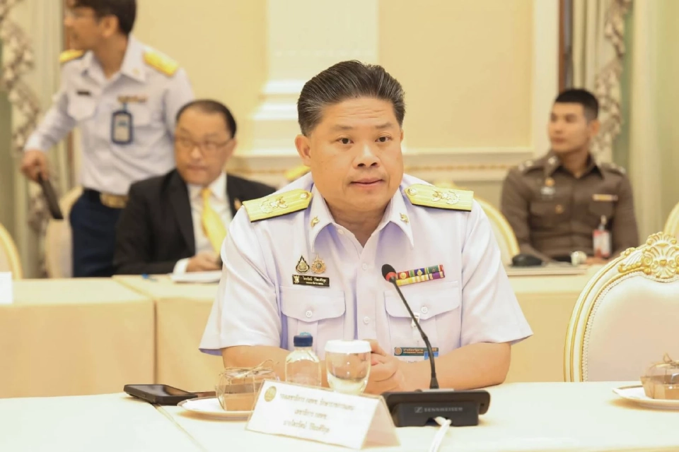 ไตรรัตน์ วิริยะศิริกุล