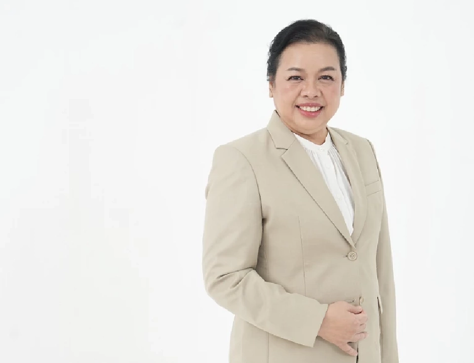 คุณกมลรัตน์ ศรีถวิล