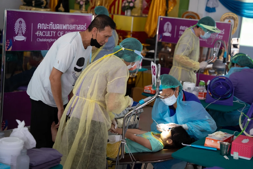 GULF-ทันตแพทย์ จุฬาฯ มอบรอยยิ้มสดใสให้ชุมชนปี 5 ชวนชาวชลบุรีทำฟันฟรี