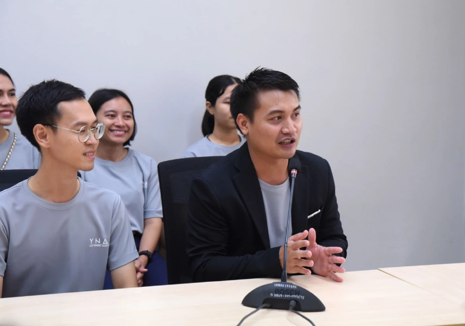 YNAC ยื่น 2 แสนรายชื่อหนุน "สมศักดิ์" ดึงกัญชากลับเป็นยาเสพติด