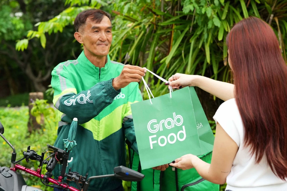 แกร็บ เปิดรายงาน ESG ปี 67  สร้างรายได้คนขับ-ร้านค้า 4.2 แสนล้านบาท