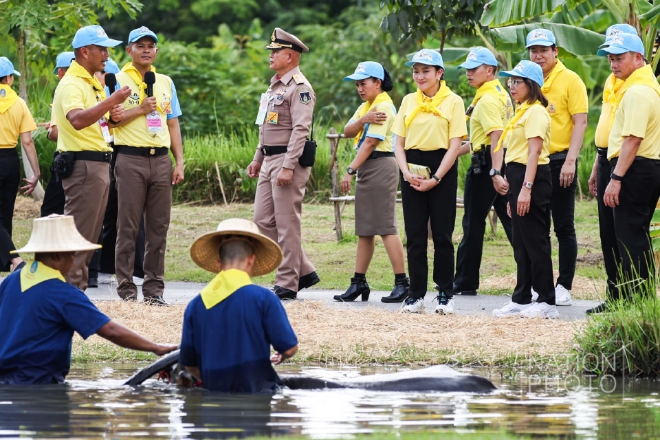 นายกฯ นำคณะรัฐมนตรีศึกษาดูงานศูนย์ฝึกโรงเรียนจิตอาสา 904