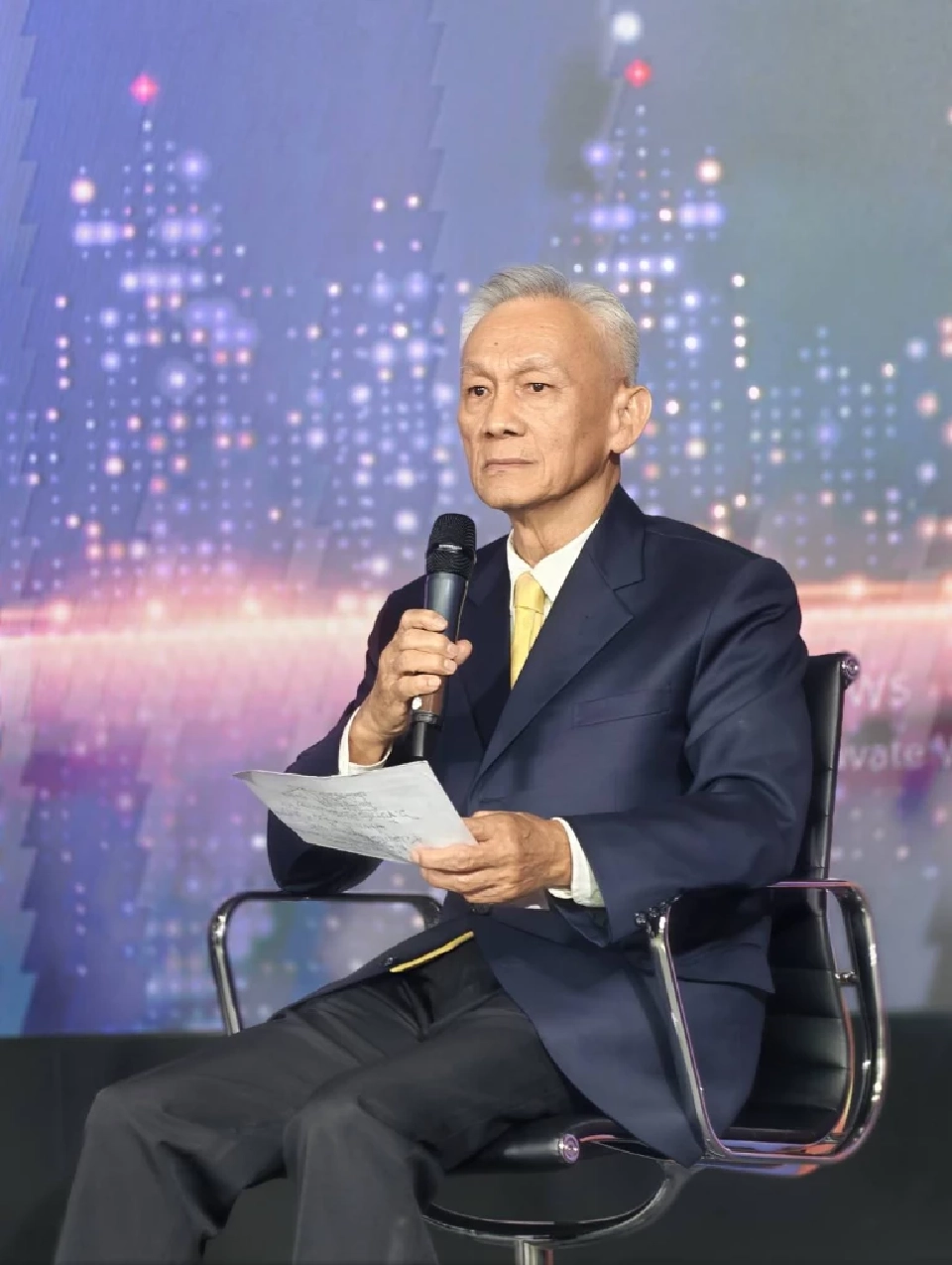 นายจรัญ ภักดีธนากุล อดีตตุลาการศาลรัฐธรรมนูญ