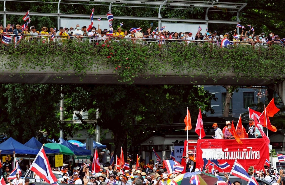 คึกคัก! กลุ่ม"รวมพลังแผ่นดิน"ชุมนุมปกป้องอธิปไตย-ขับไล่นายกฯ