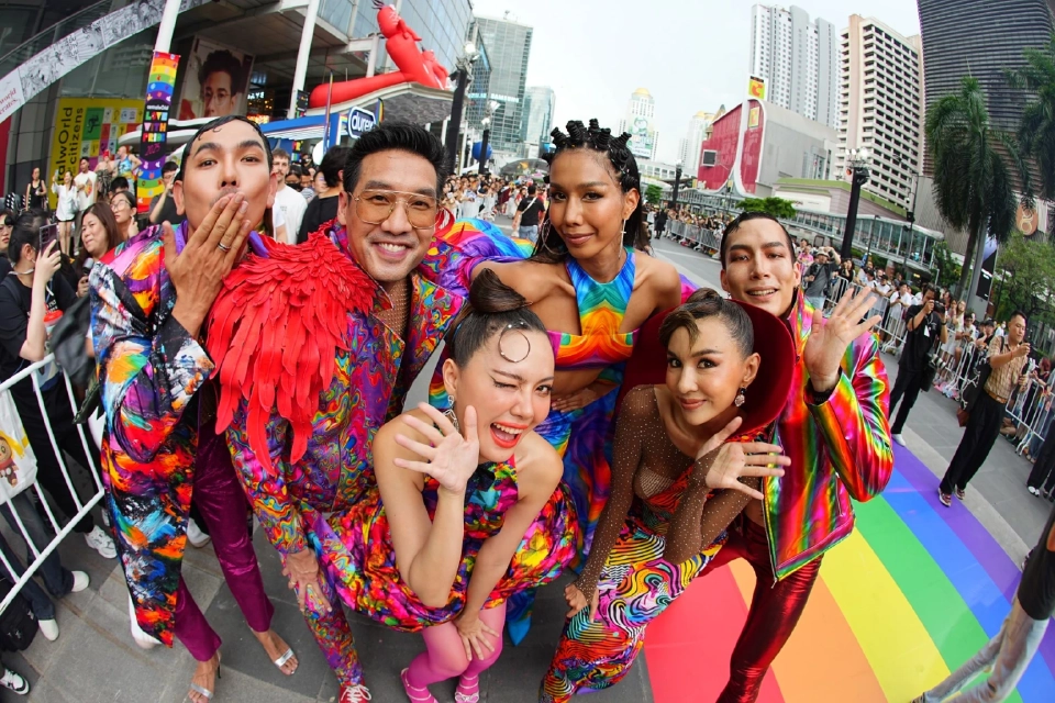 เริ่มแล้ว! Pride Month เซ็นทรัลเวิลด์จัดใหญ่ ‘Love with Pride 2025’